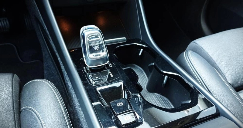 Volvo XC 40 cena 114900 przebieg: 121062, rok produkcji 2019 z Kraków małe 781